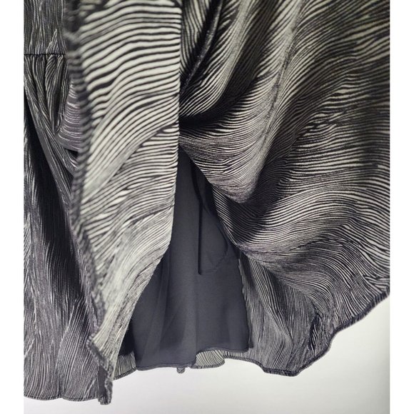 A|X Armani Exchange Dress Womens 6 Black Gray Fit Flare Ruffled V Neck Cocktail - Picture 7 of 16